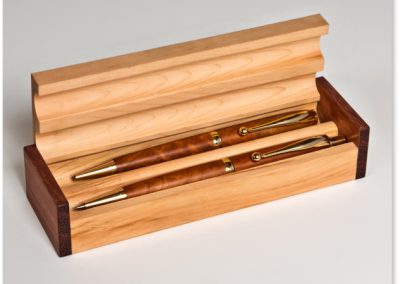 Druckbleistift und Kugelschreiber im Set, Birne  Länge:  ca. 13 und 14 cm in Zirbenholz-Kassette